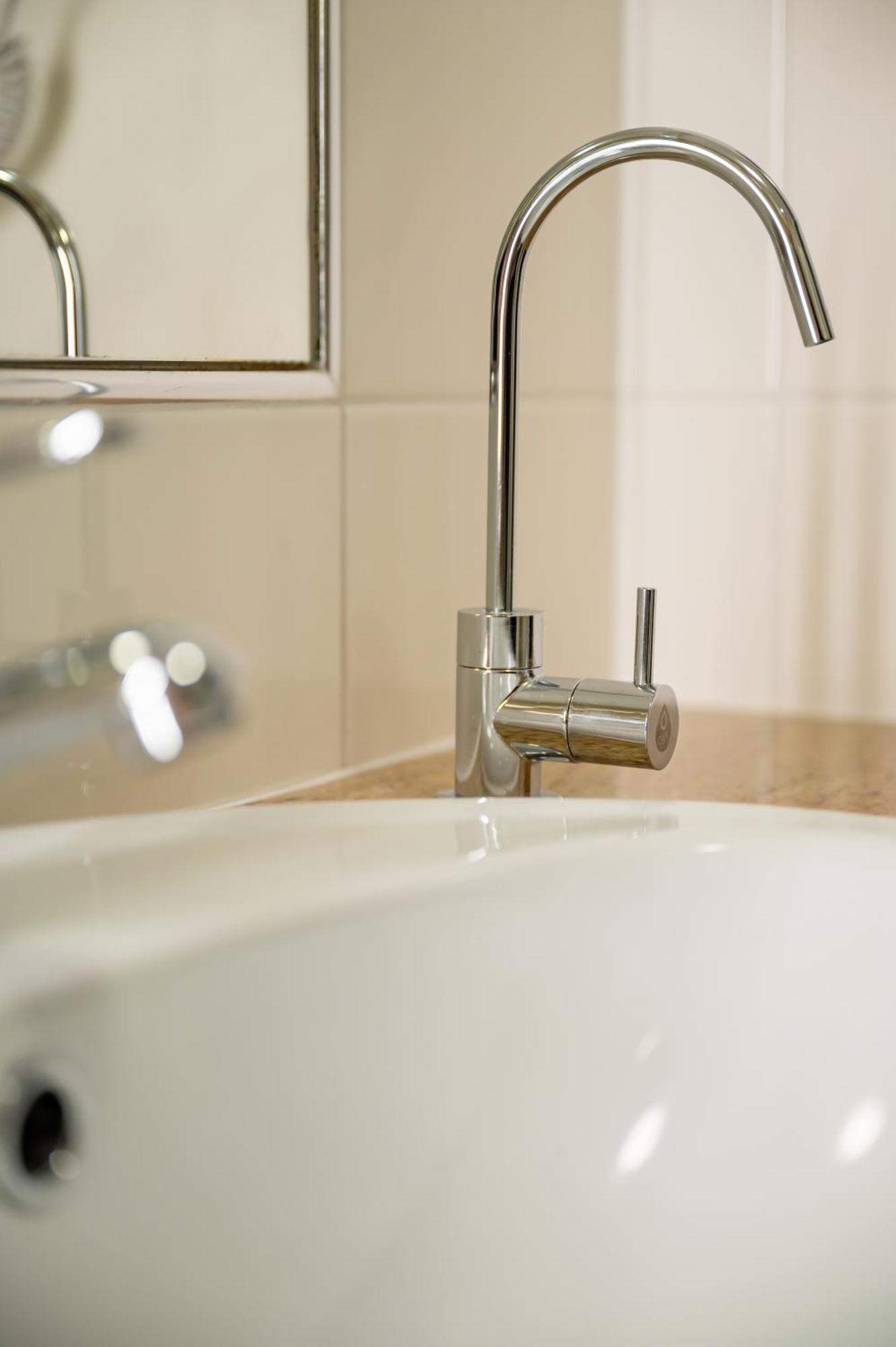 Hotel Dworski Galaktyczny Park Warzymice Экстерьер фото